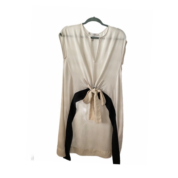 BCBG Maxazria Hi Lo Top Size Small - Picture 1 of 5